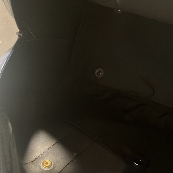 Burberrys duffle bag! - Picture 7 of 9